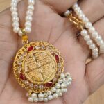 Elegant islamic calligraphy locket