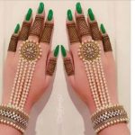 Hand bracelets with paerls sting