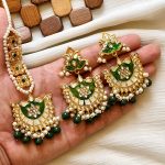 Gracefull earings teeka