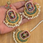 Naura big stone earing teeka