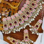 Traditional choker set
