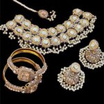 Kundan necklace with bangles