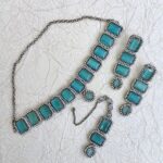 Gemstone choker set