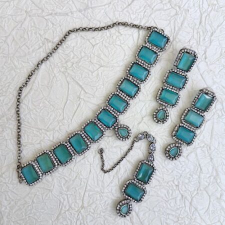 Choker set