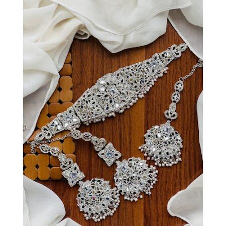 Choker set