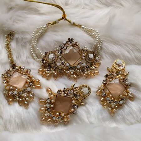 Choker set