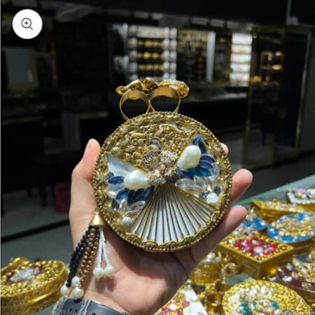 Fancy clutch