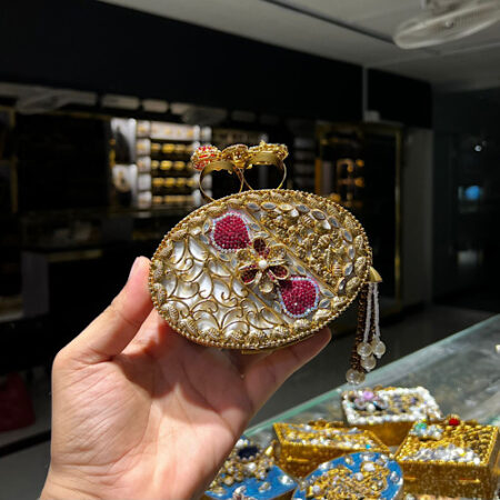 Fancy clutch