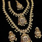 Naina with complete set