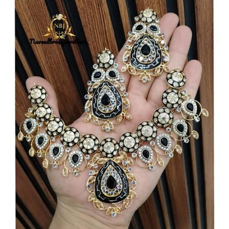 Traditional set