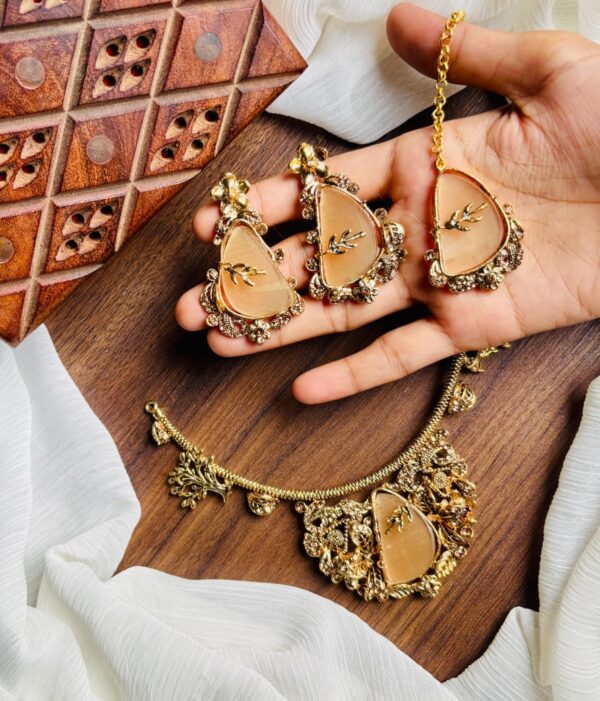 Kajol egyption necklace - Image 1