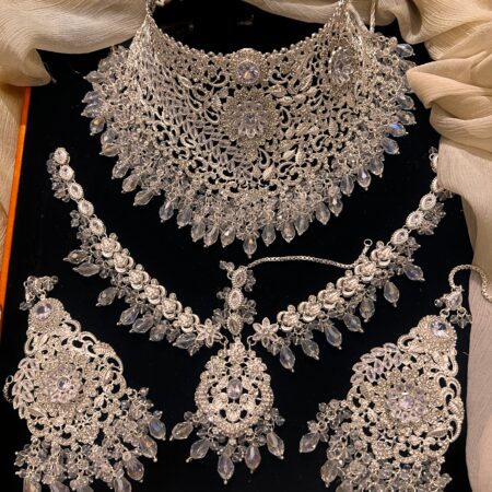 Annie choker set