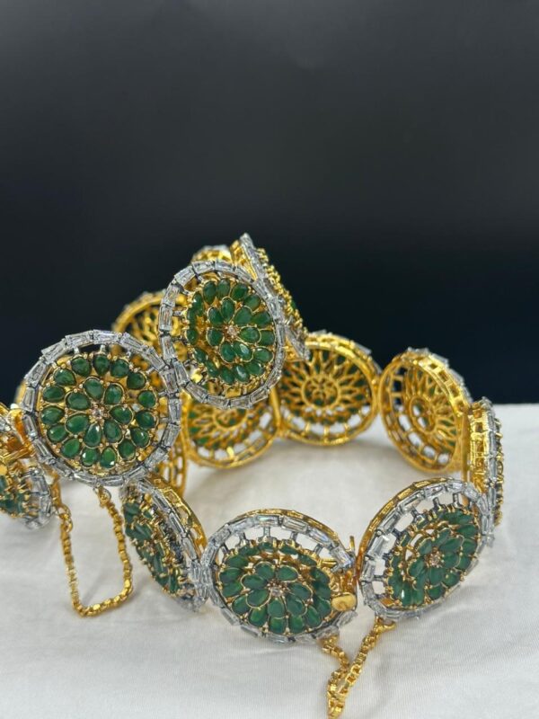 Openbale flower zirconia bangles - Image 1