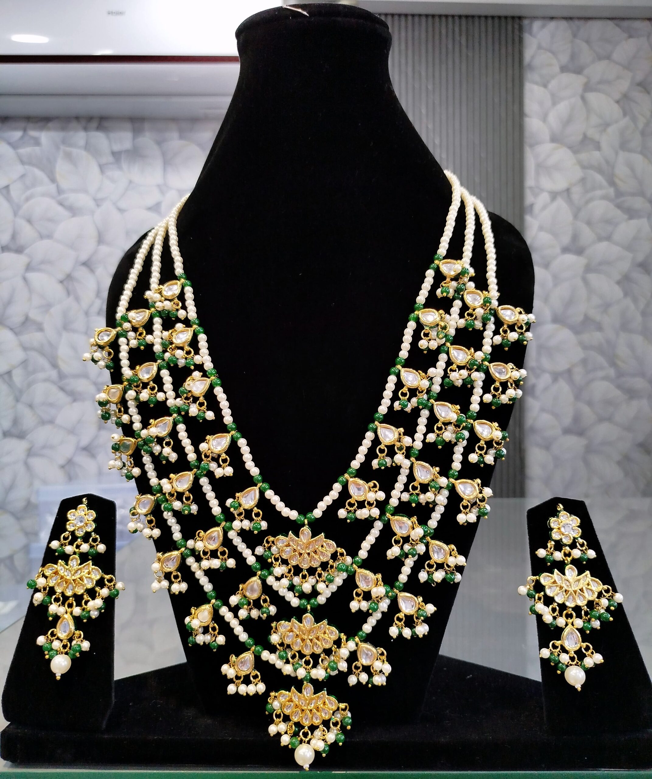 IMG-20251012-WA0216 Layers kundan sets - Image 1