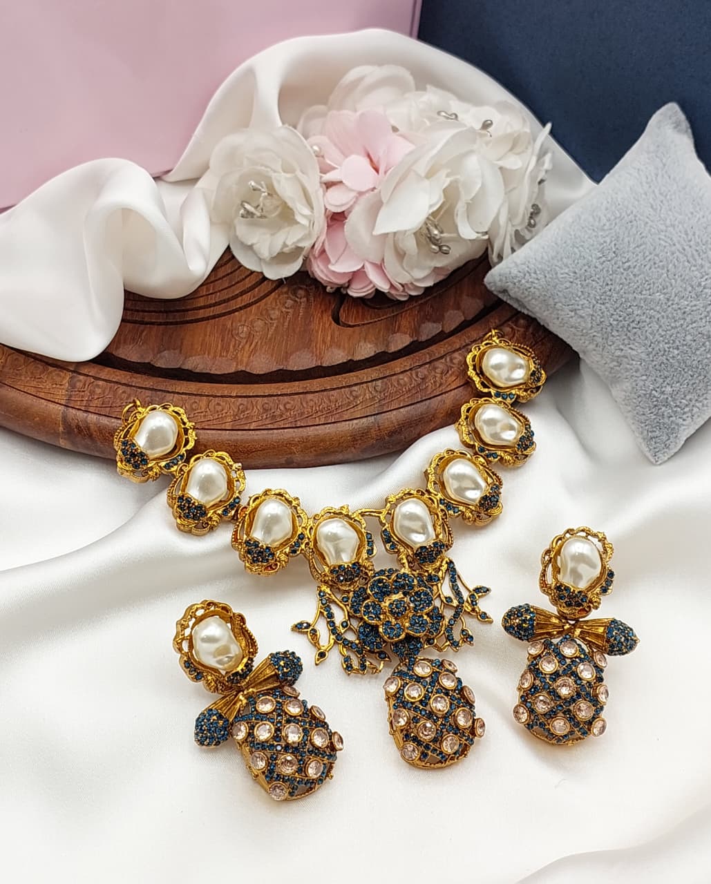 WhatsApp Image 2025-11-25 at 11.21.59 PM Mop set necklace - Image 1