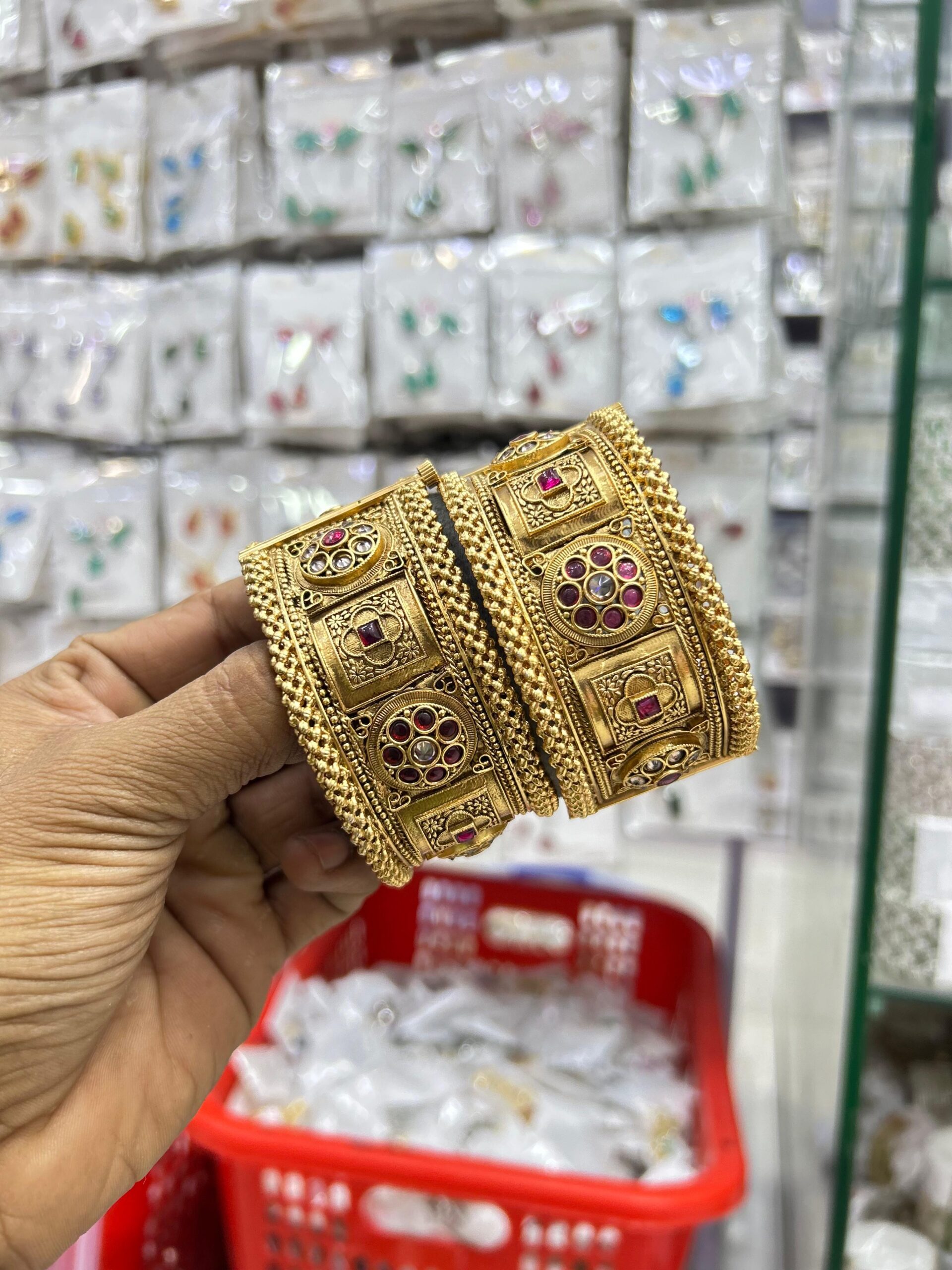 53585f5f-0c00-446e-87c6-293c23464fa2 Rajwari openable bangles - Image 1