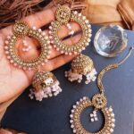 Manjoos earings teeka