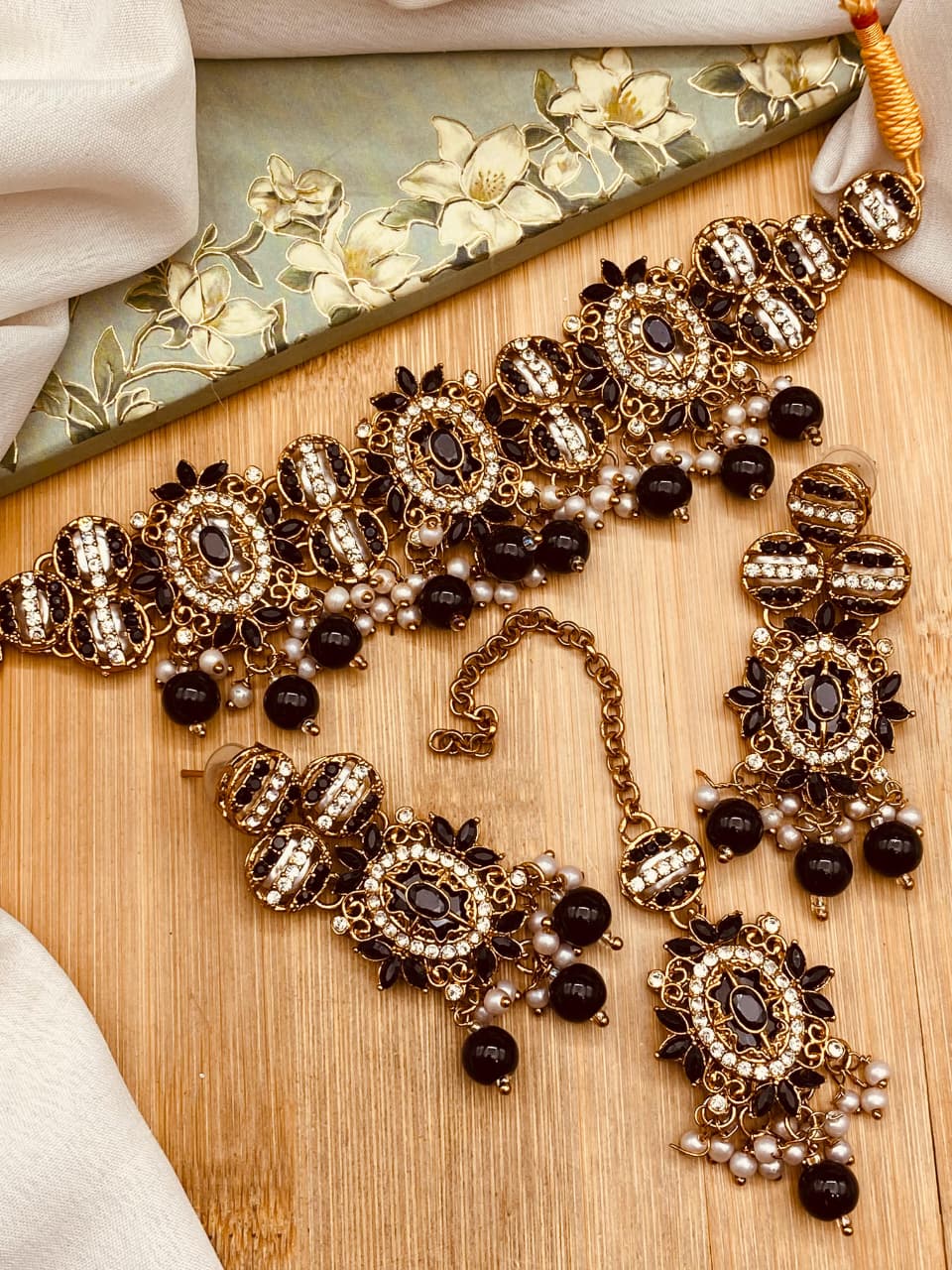 IMG-20260218-WA0171 Nauratan choker - Image 1