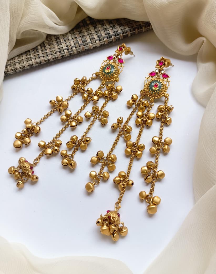 IMG-20260922-WA0352 Antique long earrings - Image 1